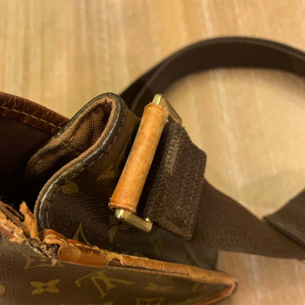 Authentic Louis Vuitton Brown Monogram Messenger Bag - Picture 9 of 16
